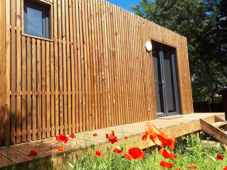 Joli Studio Climatise Avec Jacuzzi Prive Et Entree Independante Fréjus Eksteriør bilde
